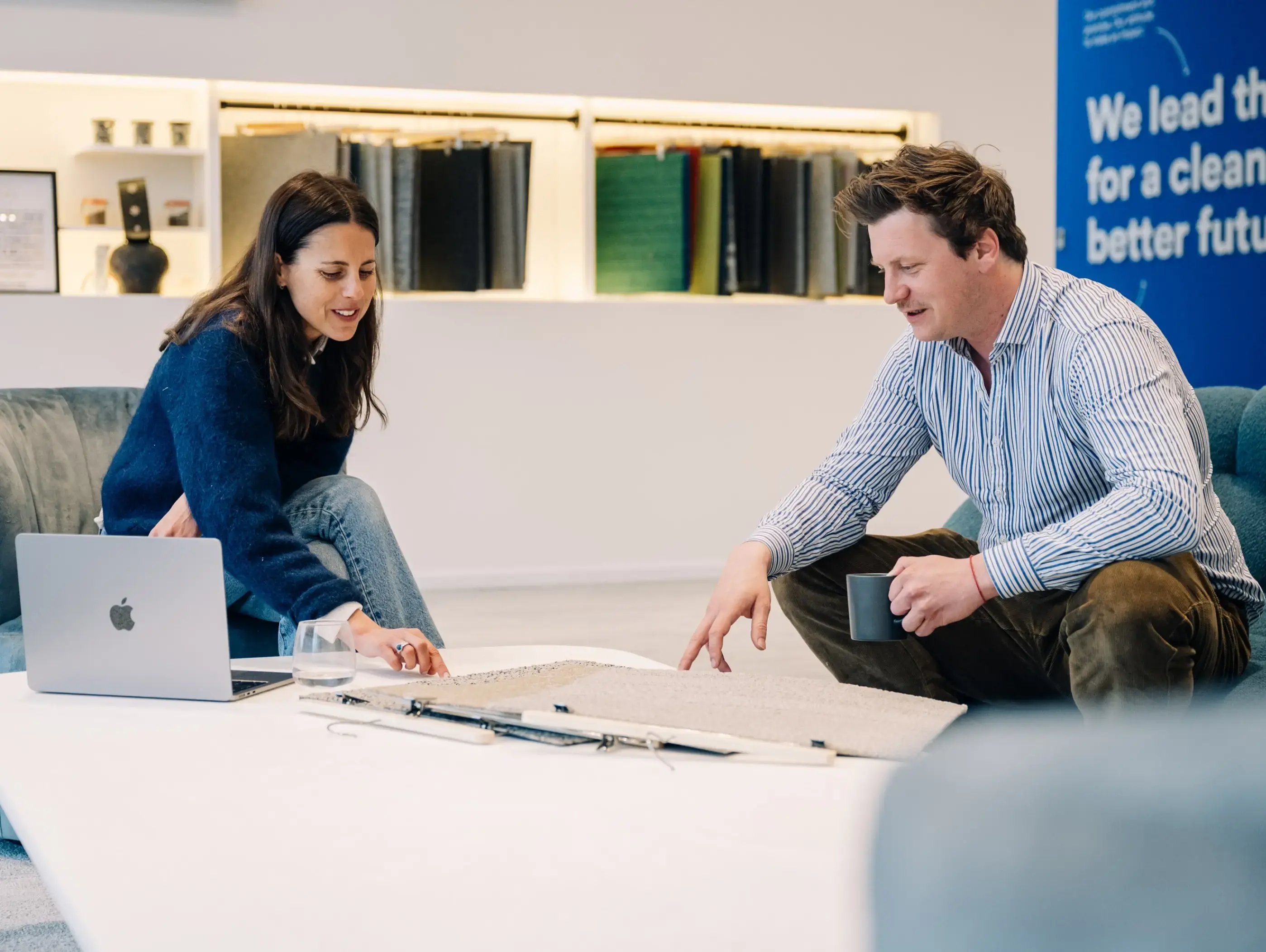 DESKTOP HERO – MID SLIDER 5